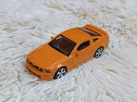 Samochodziki autko auto Ford mustang GT 2006 Skala 1:43 Burago zabawka