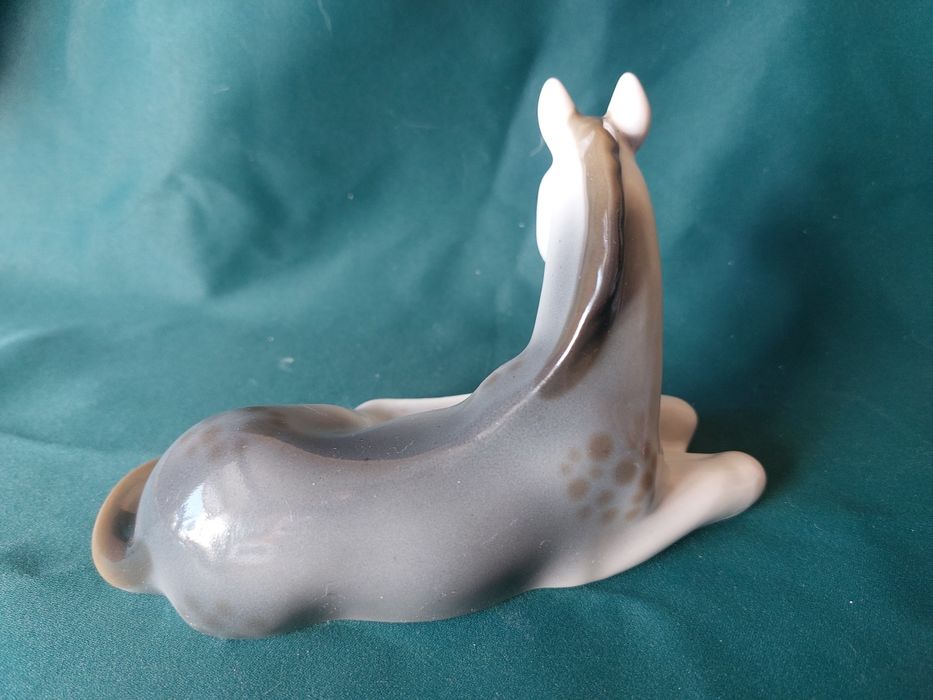 Статуетка фарфорова СССР жеребенок лошадь