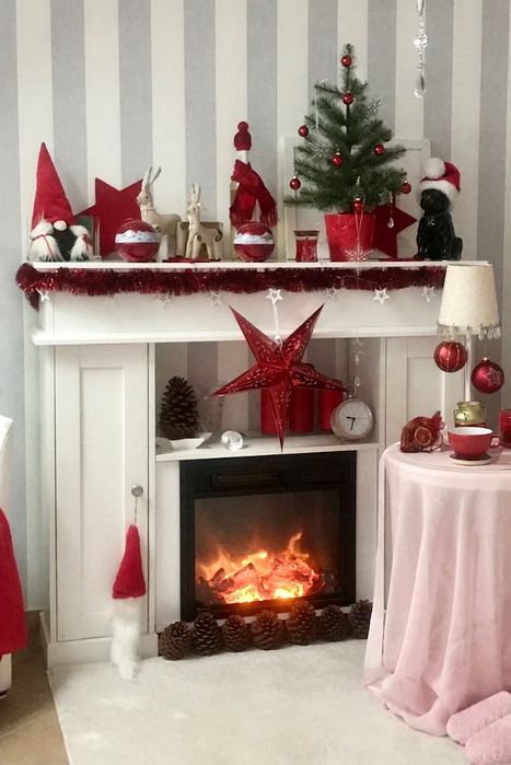 Kominek elektryczny z obudową białą mat. Obudowa kominka biała