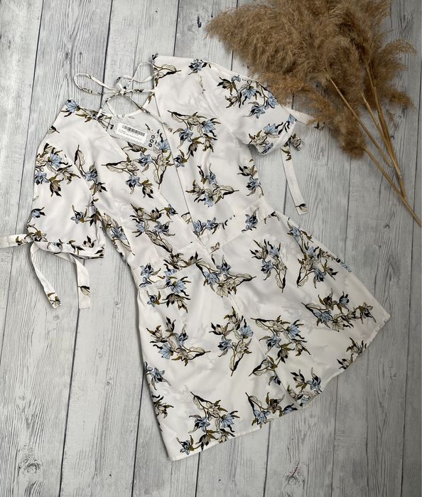 Новый летний комбинезон шортами Boohoo M /L (38/40)10-12