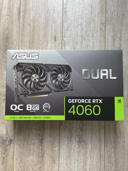 Komputer Rtx 4060 ryzen 5 7500f Ram 32GB DDR5 1TB Lian li o11 visison