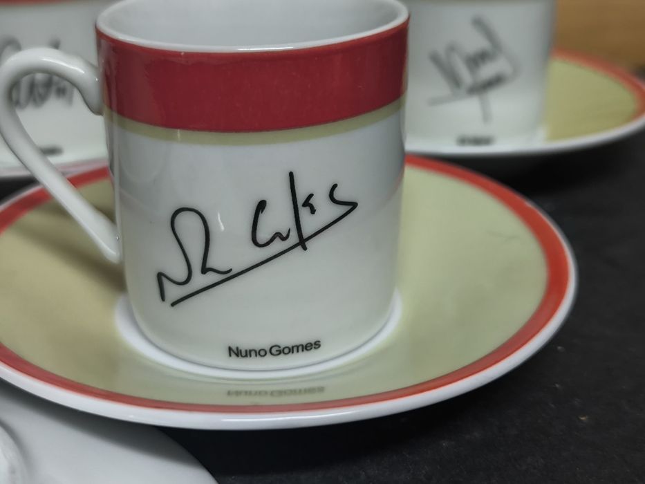 Conjunto Chávenas Café Benfica Autografadas.
Conjunto de chávenas de c