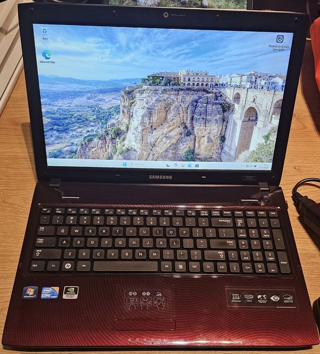 Laptop Samsung R580, SSD, Win11, karta Geforce GT 1GB