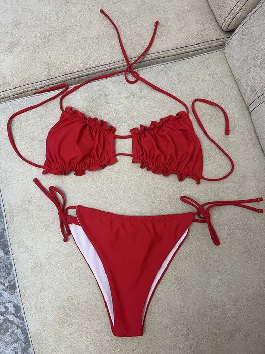 Червоний купальник жіночий