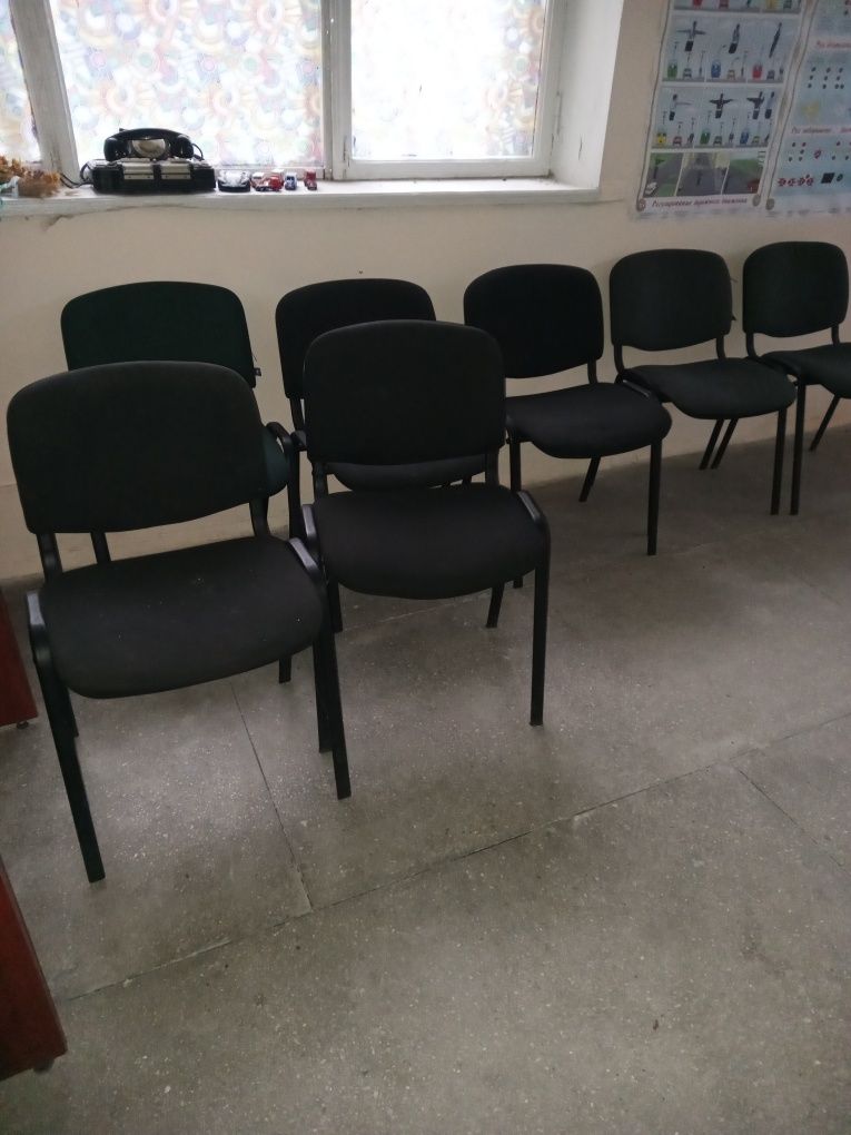Шкільні парти стільці