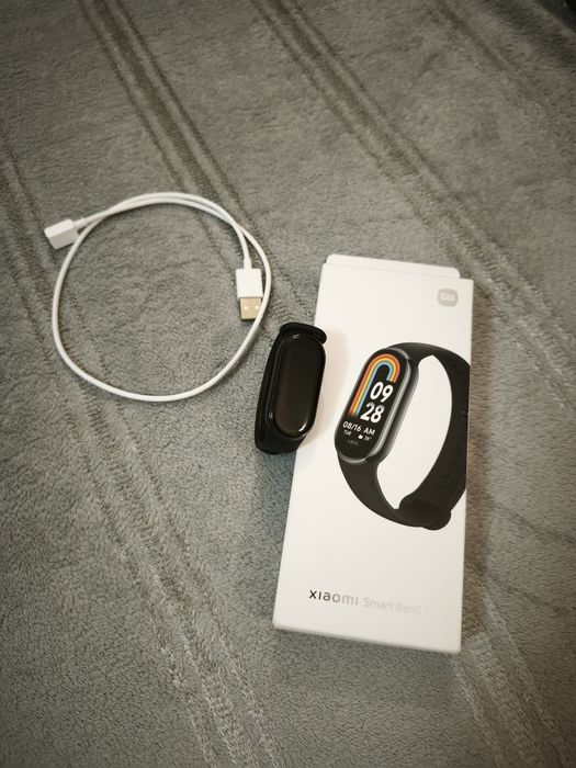 Xiaomi Smart band 8, świetny stan, 2xpasek.