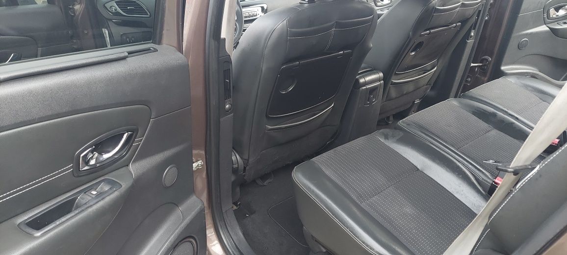 Renault Scenic 1.6 Benzyna + LPG | 2012 | Hak | Kamera | Bose | Bogate
