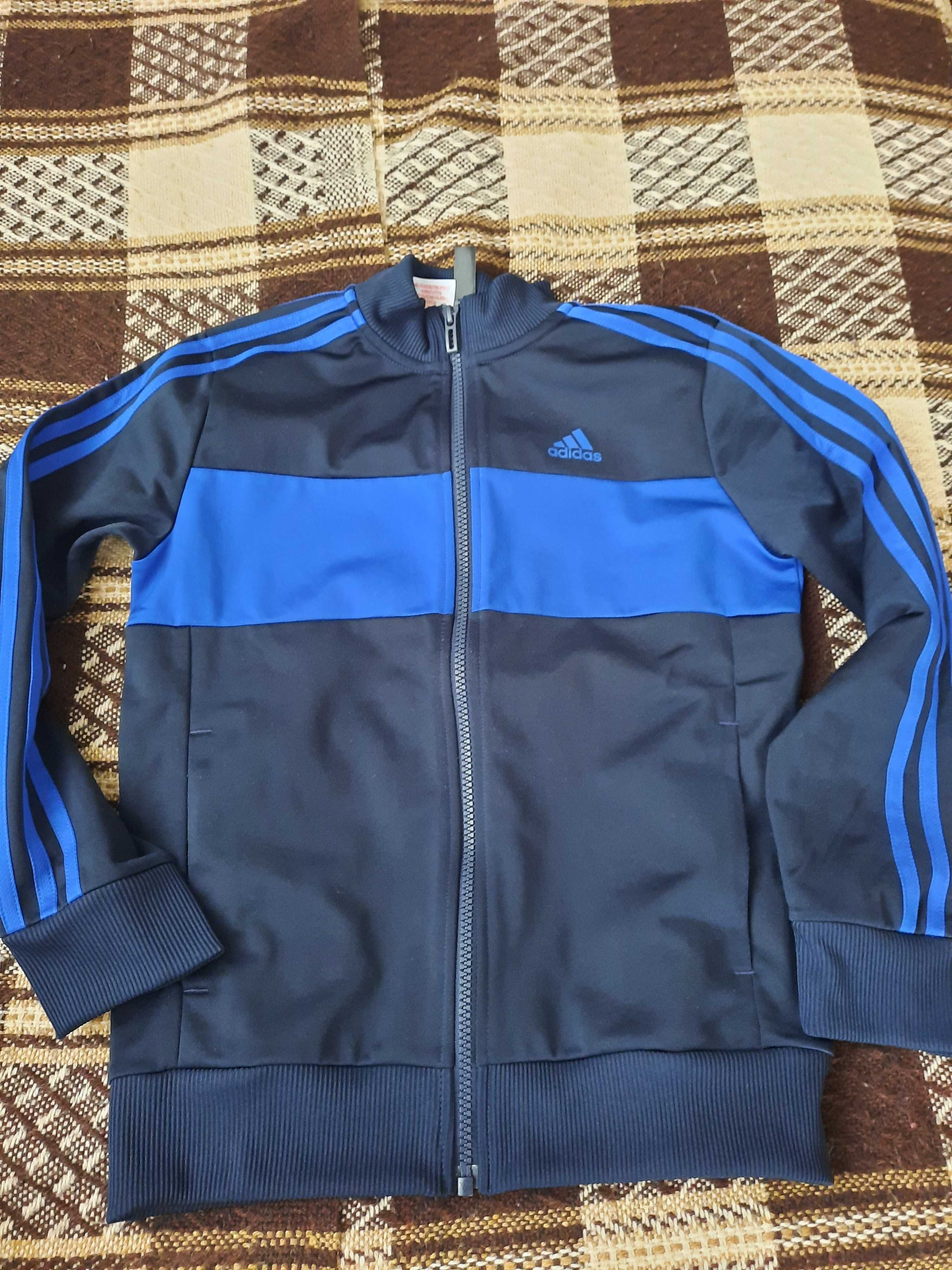 Trzyczęściowy dres dla chlopca addidas rozmiar 140