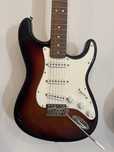 Guitarra Fender Squier Stratocaster Classic Vibe 60s