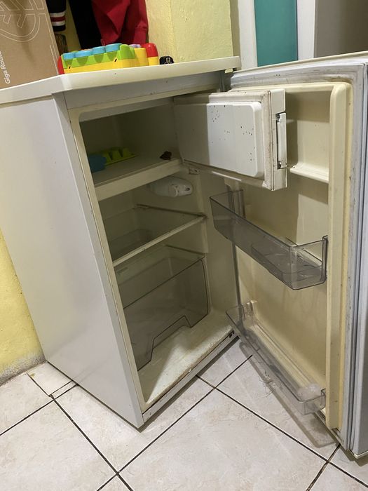 Frigorifico espaçoso como novo(Frigobar)