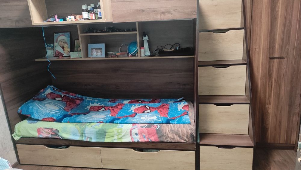 Двухъярусная кровать.