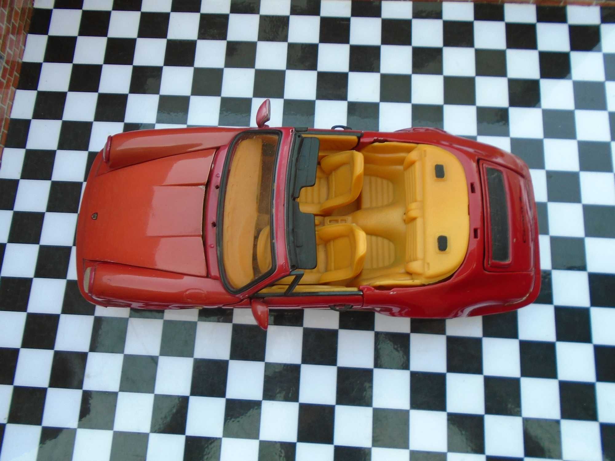 Porsche Carrera 2 Cabrio 1:18