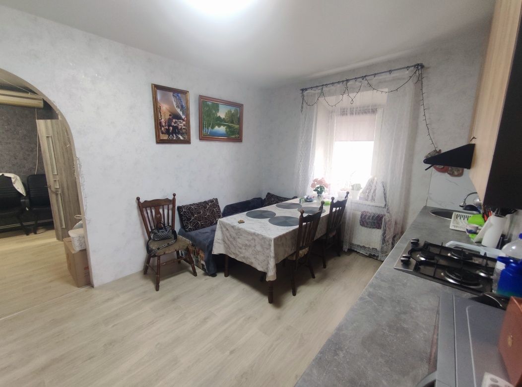 Продам затишний будинок в місті Підгородне