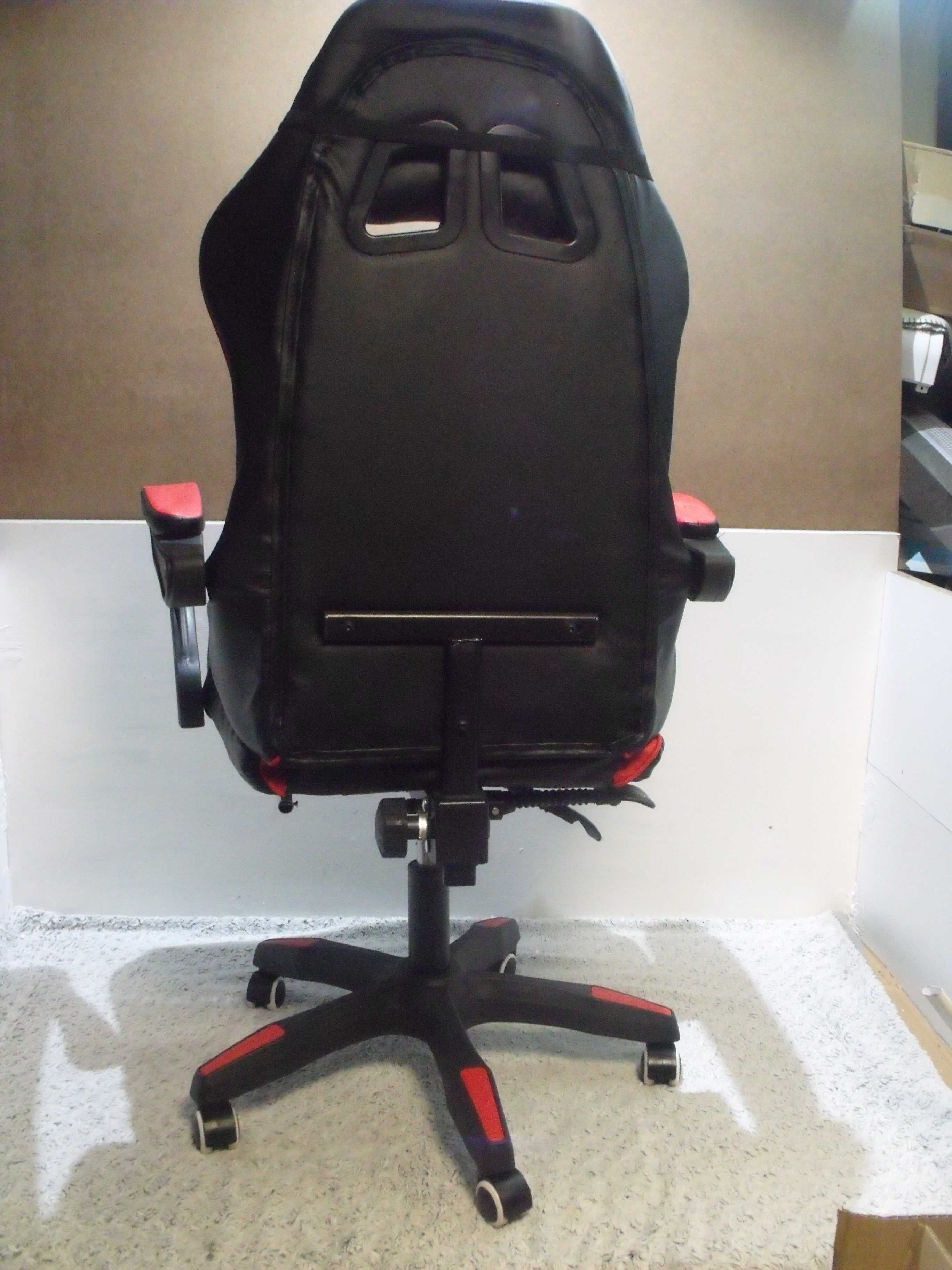 Fotel gamingowy dla gracza krzesło obrotowe kubełkowy Bakaji