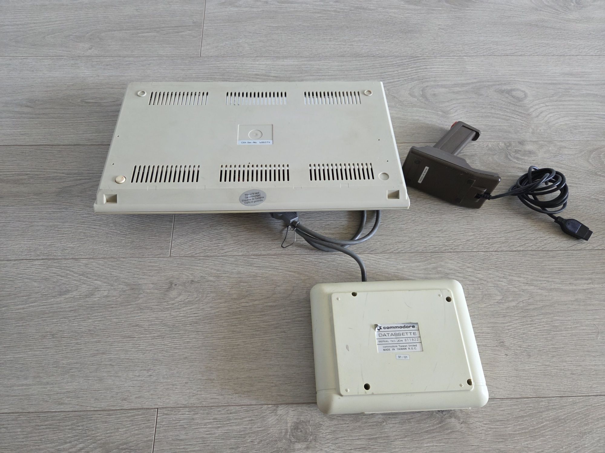 Komputer Commodore 64 magnetofon  joystick
