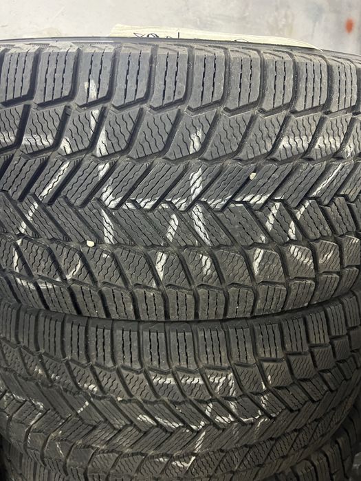 Michelin x-ice snow      285/45/21 зимняя