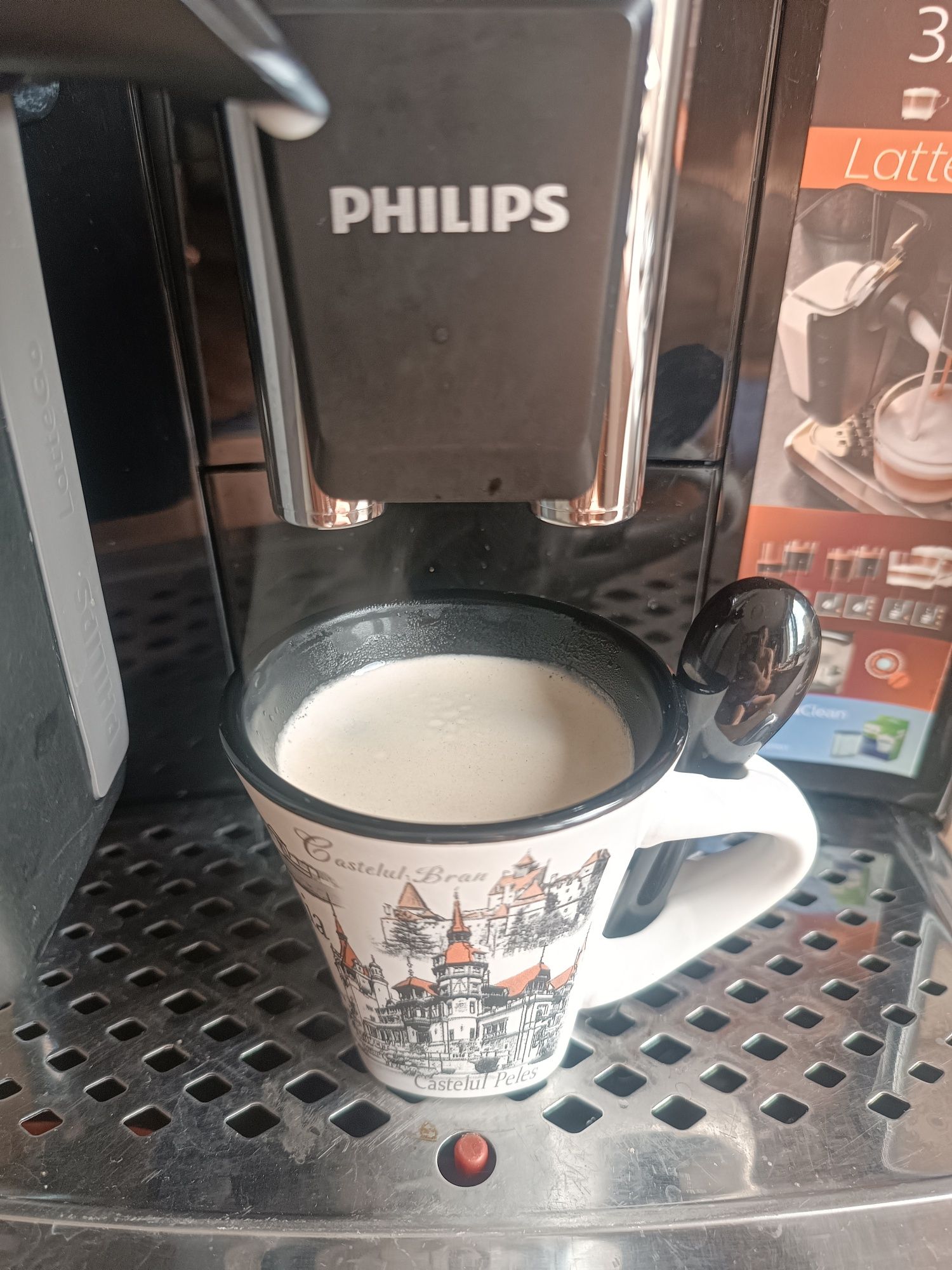 Ekspres ciśnieniowy Philips do kawy lattego