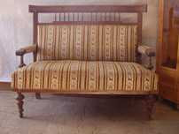 Stara sofa eklektyczna