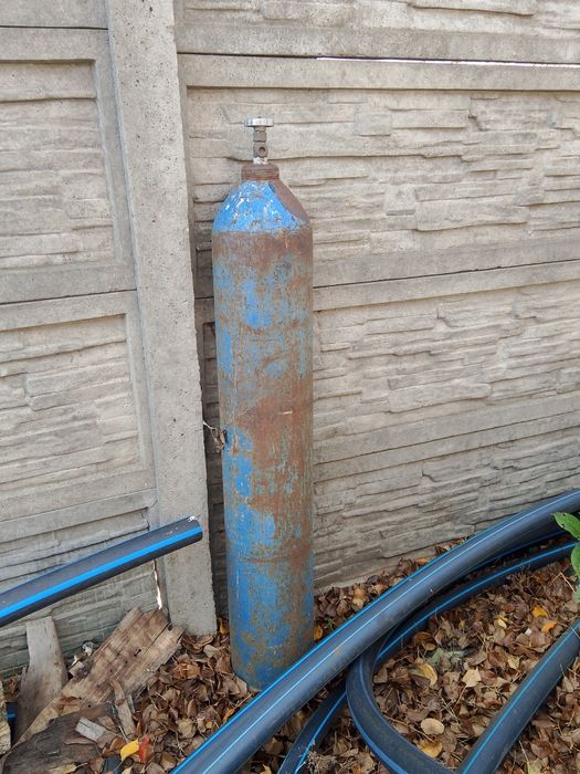 Продам кислородный баллон