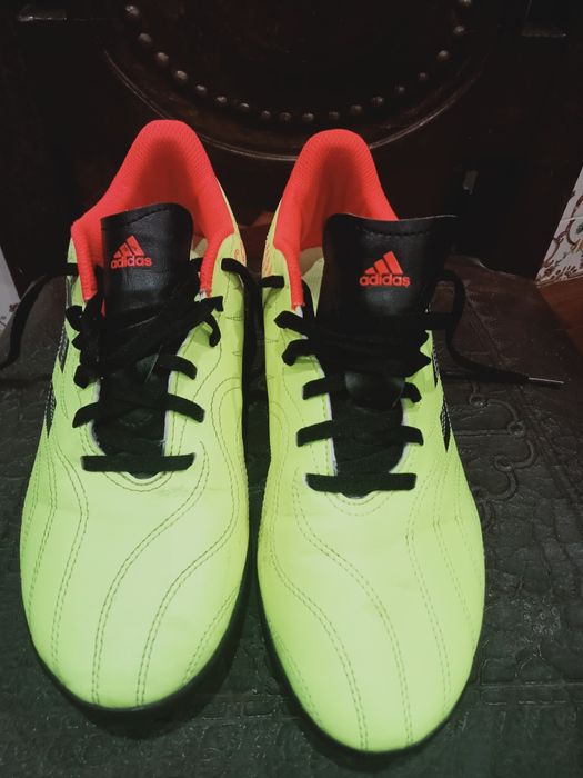 Tênis 36/ chuteiras 38