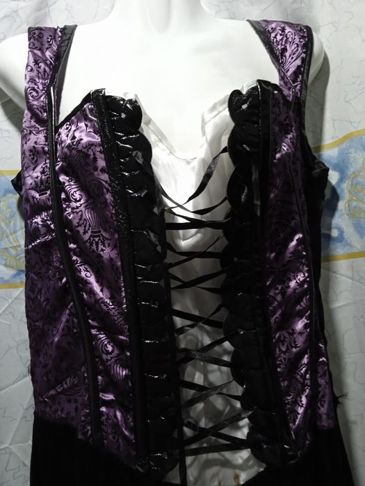 Костюм платье в баварском стиле диндрл ведьмы колдуньи королевы