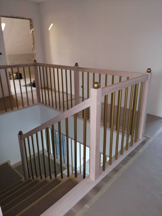 Schody drewniane / balustrady