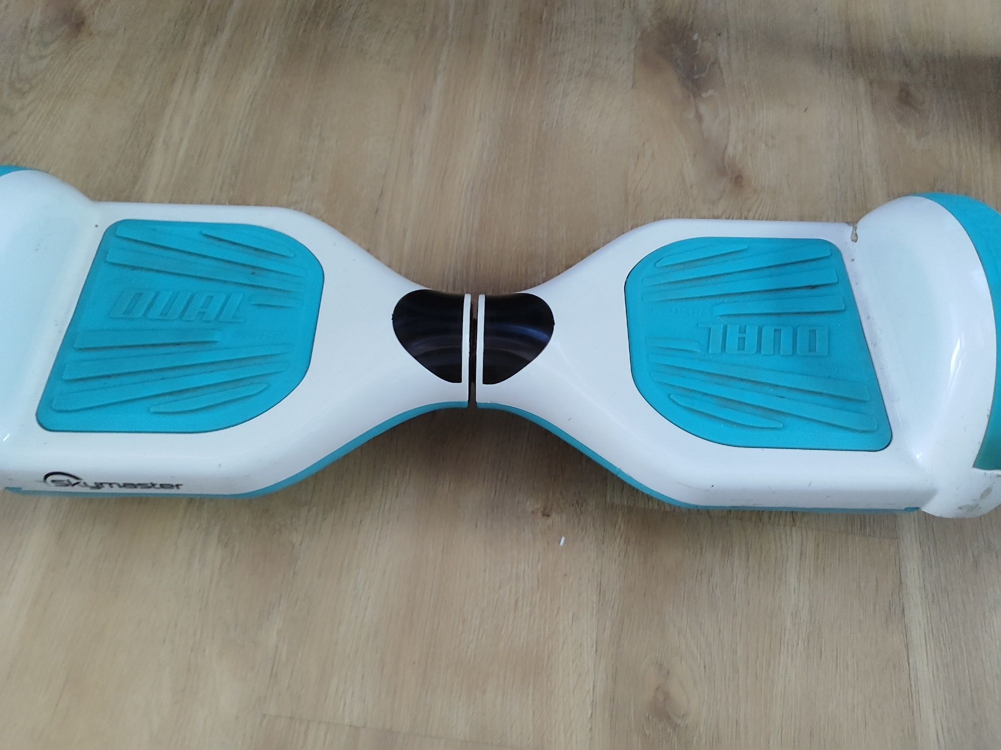Deskorolka elektryczna skymaster WHEELS 6,5 DUAL biało-miętowa