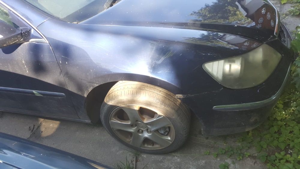 Błotnik prawy przód przedni Honda Legend KB1 06-12r.