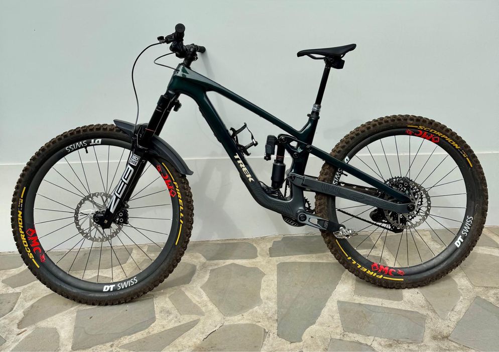 Trek Slash Flight Attendand