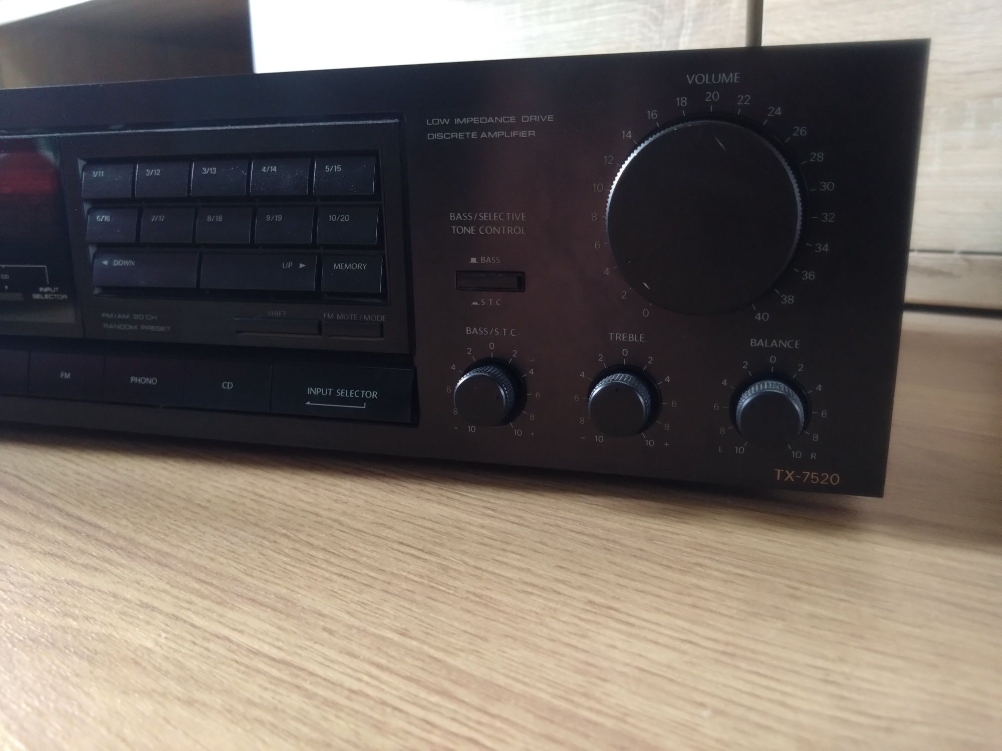 Amplituner Onkyo TX 7520