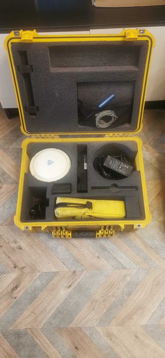 Odbiornik GNSS Trimble R6 z kontrolerem TSC2