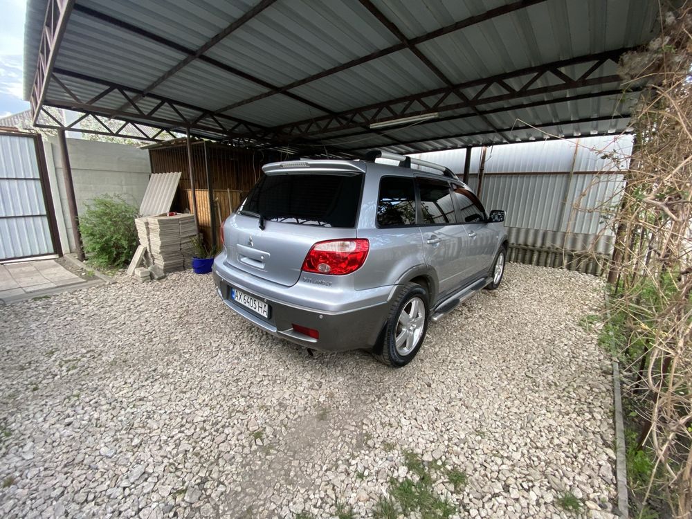 Mitsubishi outlander 2,4 АКПП газ/бензин