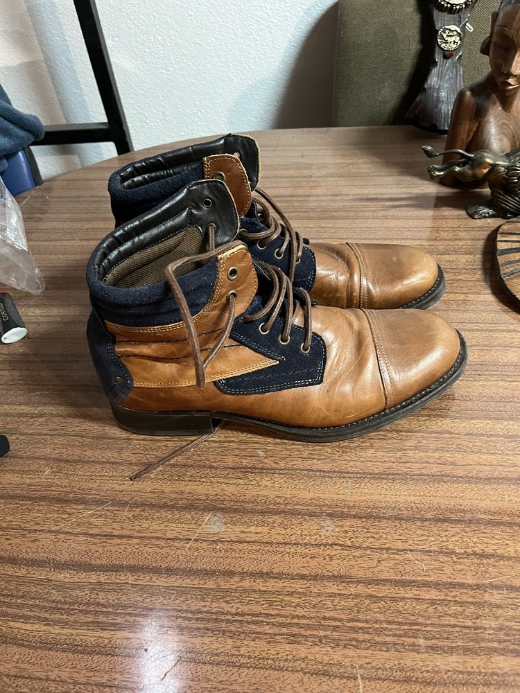 Bonitas botas em pele