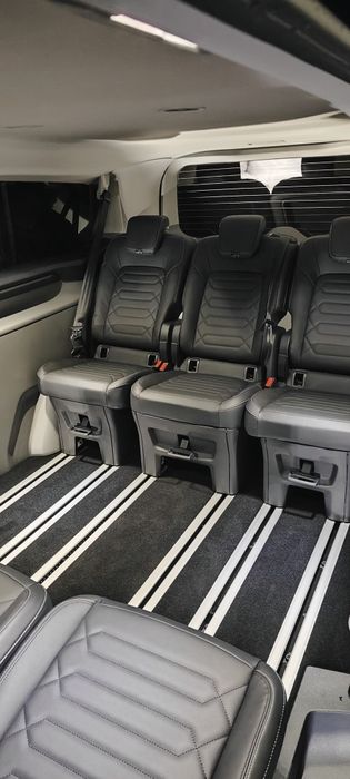 Profesjonalny przewóz 7 osób nowym hybrydowym busem / vanem Poznań