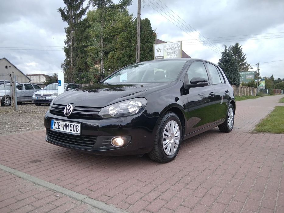 Volkswagen Golf 1.4 benzyna stary silik MPI 80 KN samochód bardzo ładny i utrzymany .