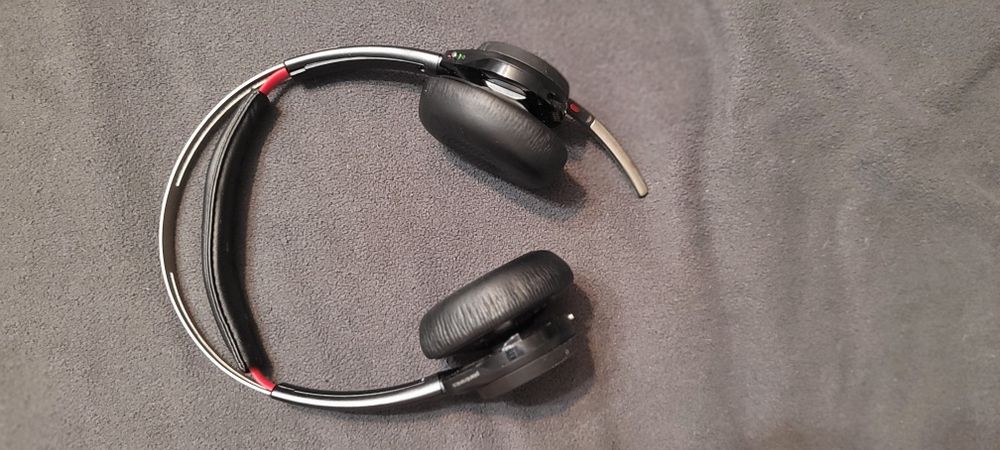 професійна гарнітура Plantronics Voyager Focus UC B825