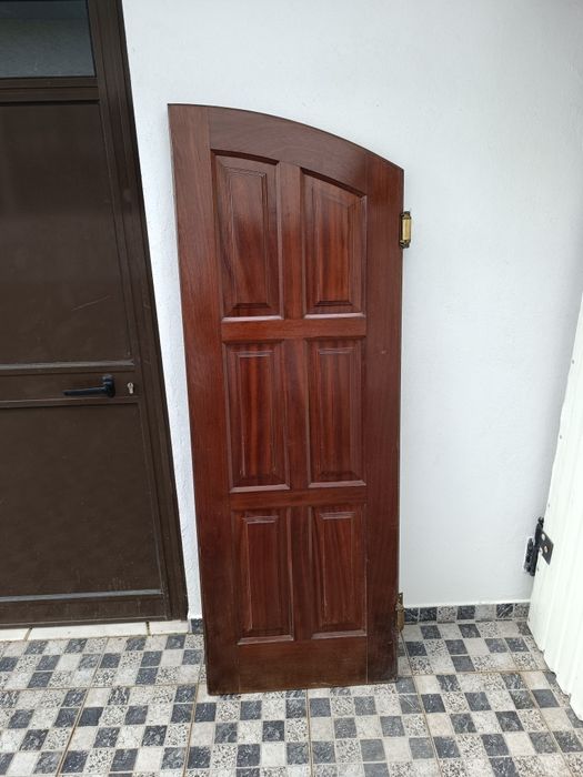 Portas de vai-vem em madeira