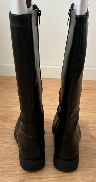 Botas pretas estilo gótico La Bottine Souriante