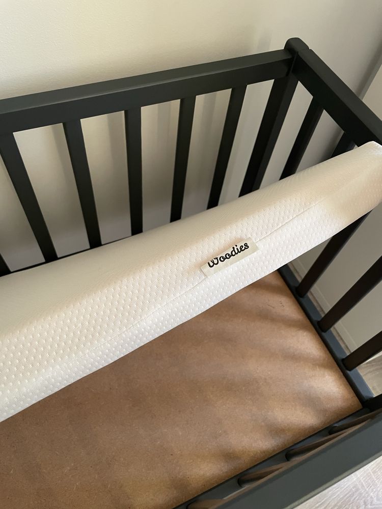 Niemowkęce łóżeczko woodies 90 x 40 z materacem i dwoma poszewkami