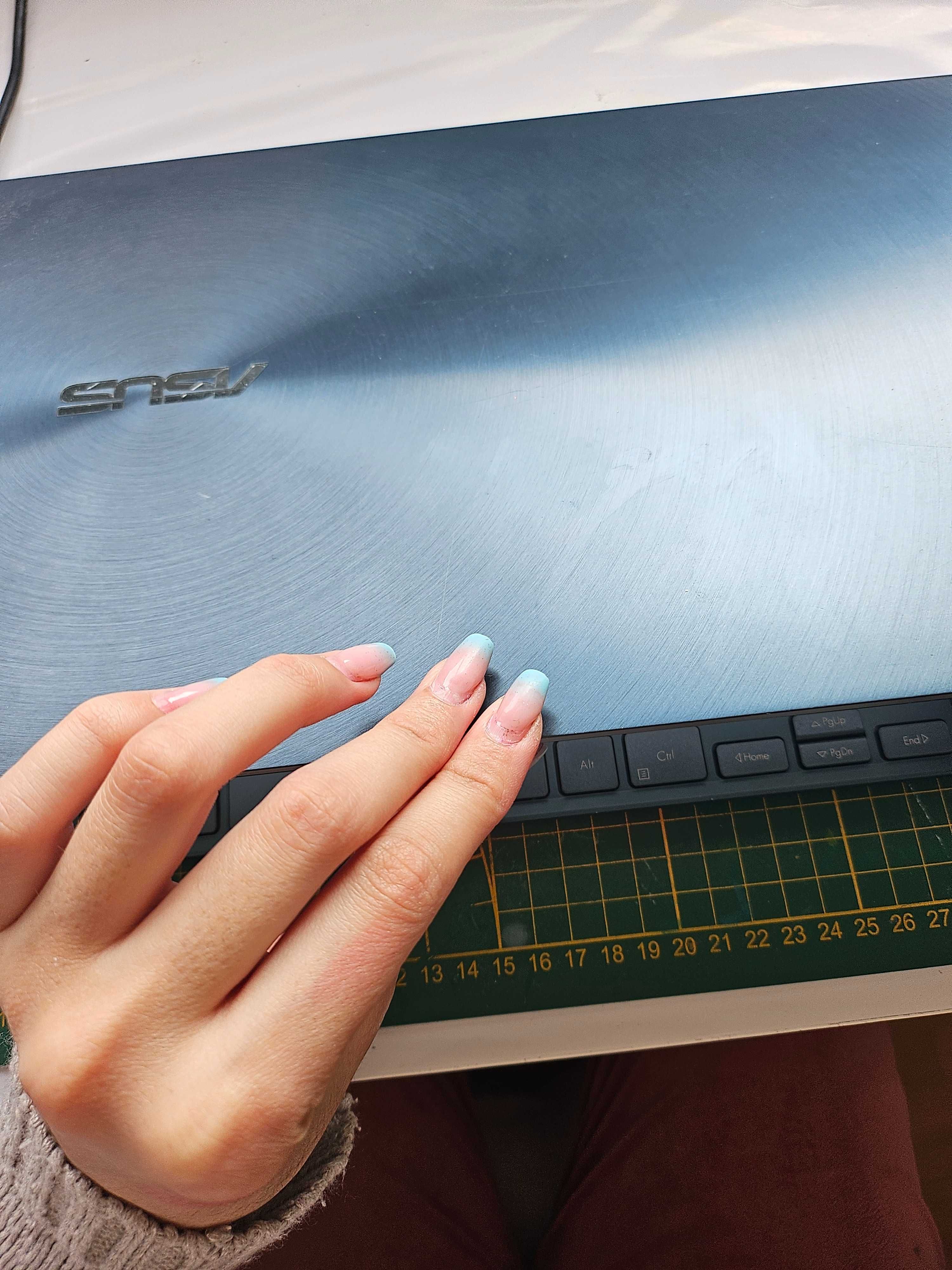Asus zenbook duo pro i9 ux581gv