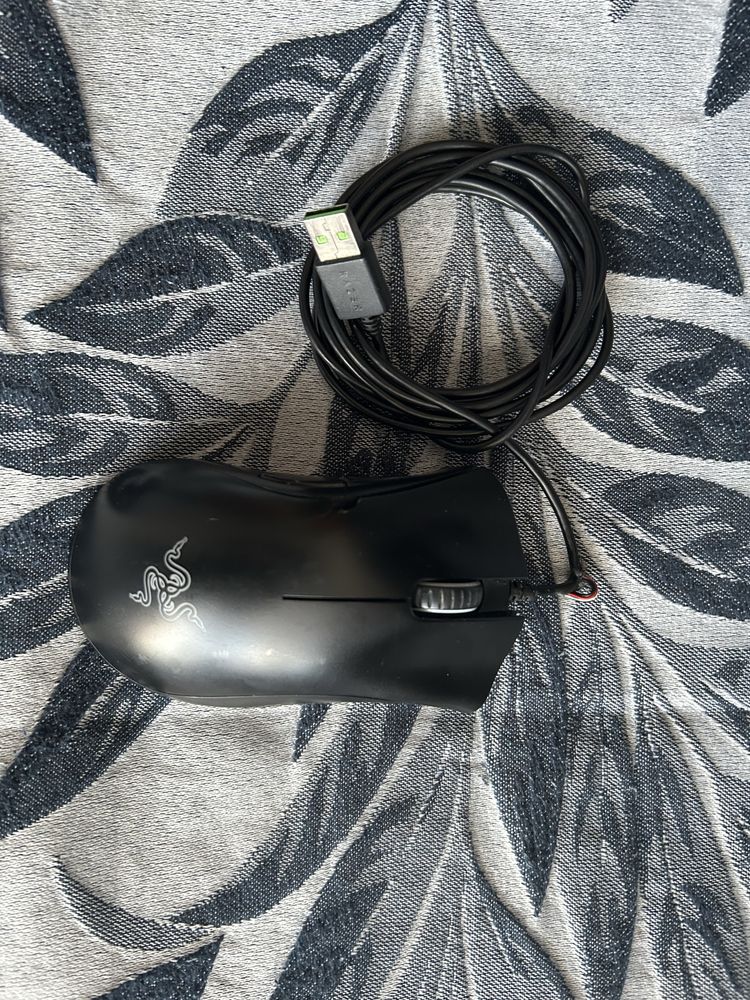 Rato razer deathadder Essential