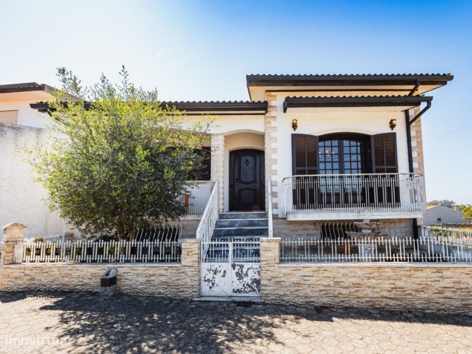 Moradia T3 C/ 2 Casas De Banho E Garagem Em Ouca - Vagos