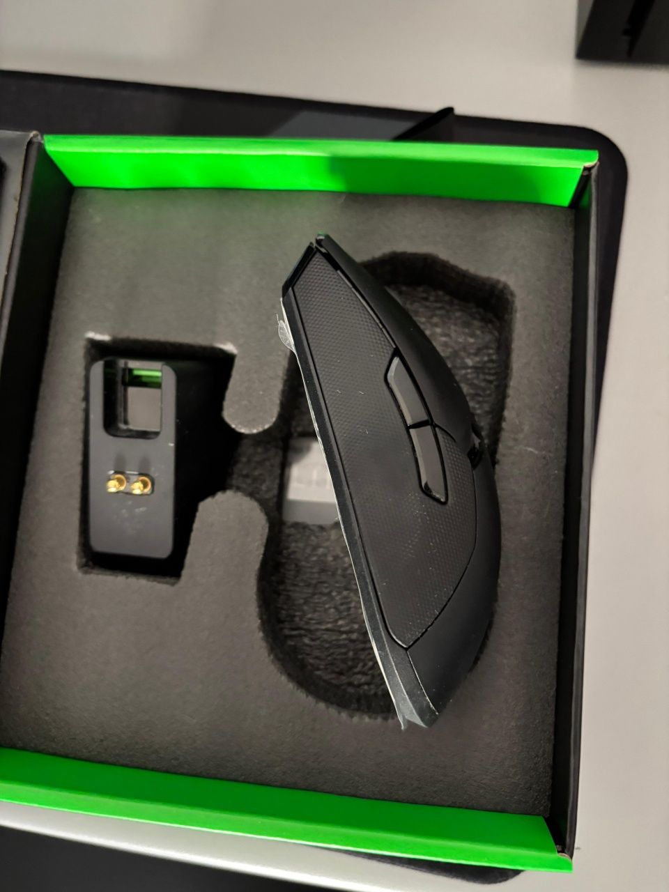 Razer Viper Ultimate with charging station