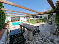 MORADIA T4+2, com Piscina de água salgada (total privacidade)