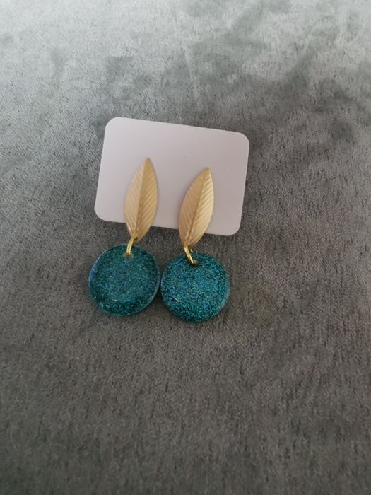 Brincos fios porta chaves