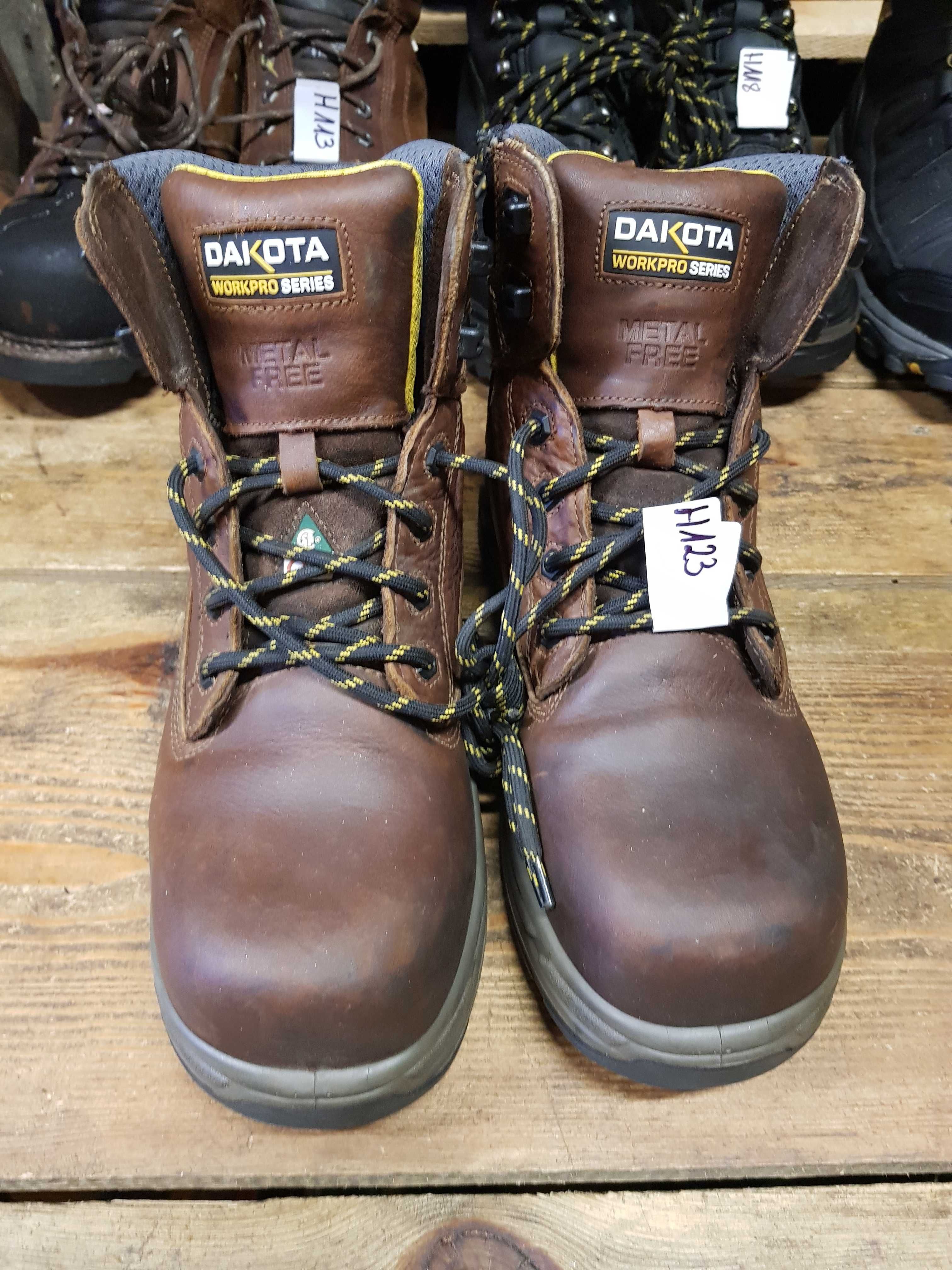 Buty robocze DAKOTA rozm 42,5 wkł 28 cm S3