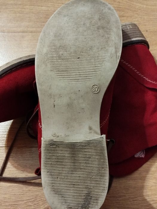 Czerwone zamszowe botki za kostkę Venezia 37