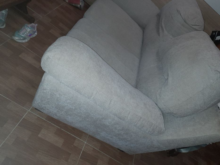 Sofá 3 lugares como novo