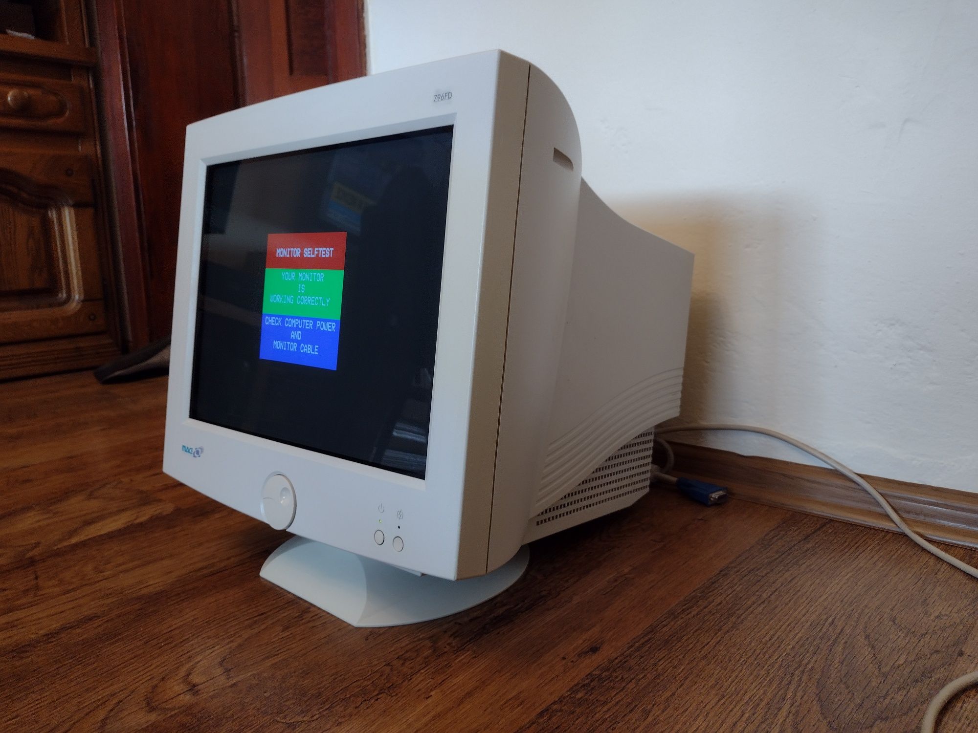 Mag 796FD 17" Crt Sony Trinitron retrogaming ideał