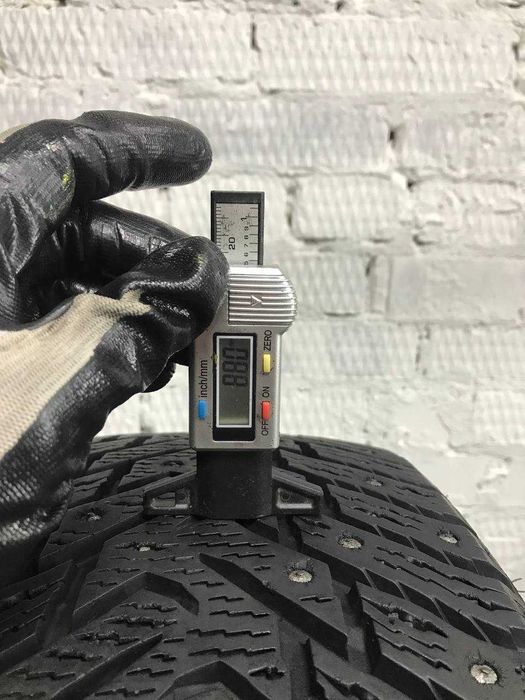 Зимові шини б/у 225/45 R17 Nokian Hakkapelita 8 (7068)